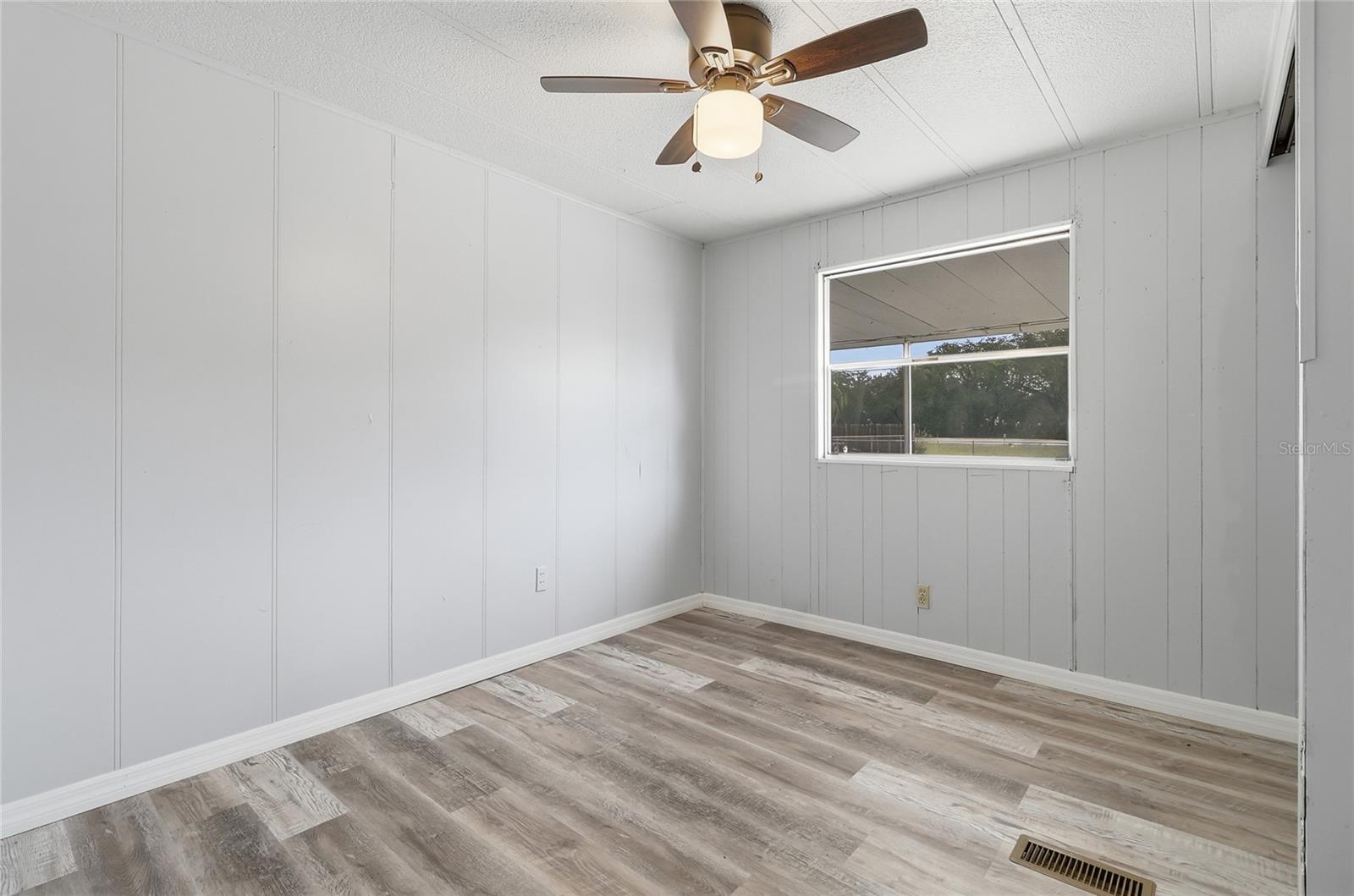 Image 24 of 40 For 419 Sunrise Boulevard