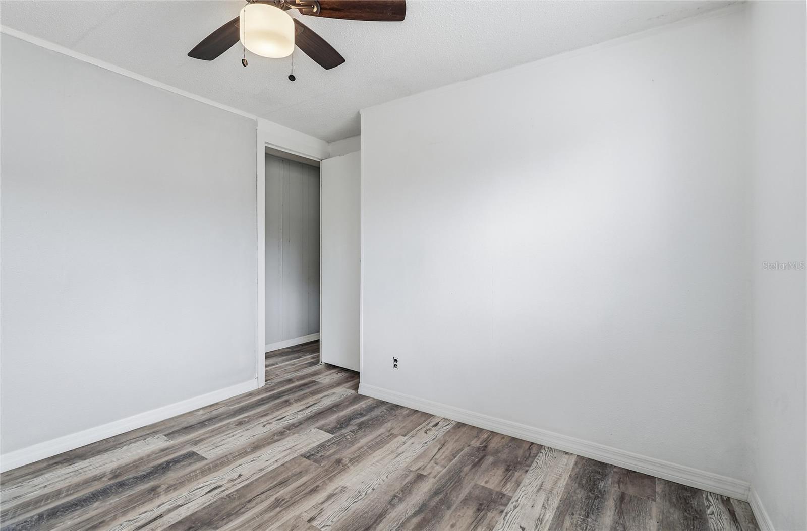 Image 27 of 40 For 419 Sunrise Boulevard