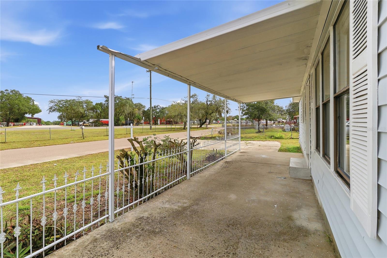 Image 6 of 40 For 419 Sunrise Boulevard