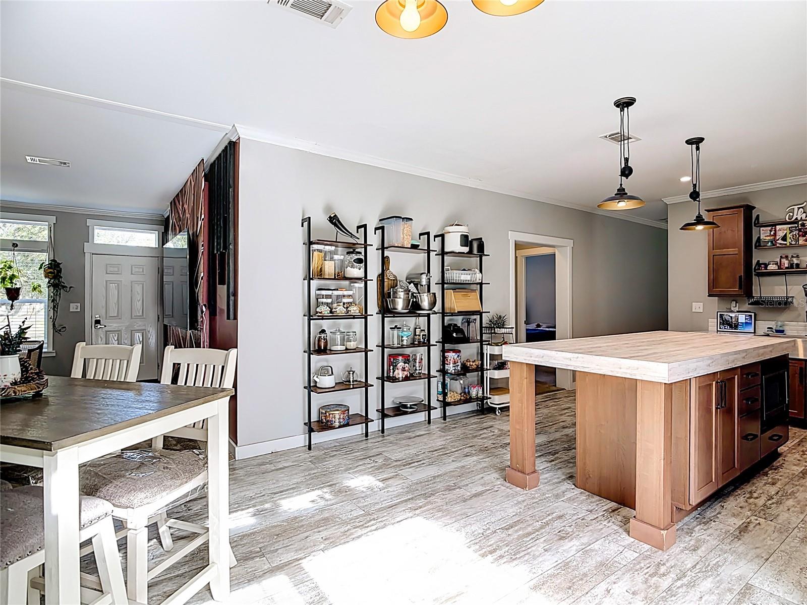 Image 11 of 60 For 1554 Lunn Woods Trail