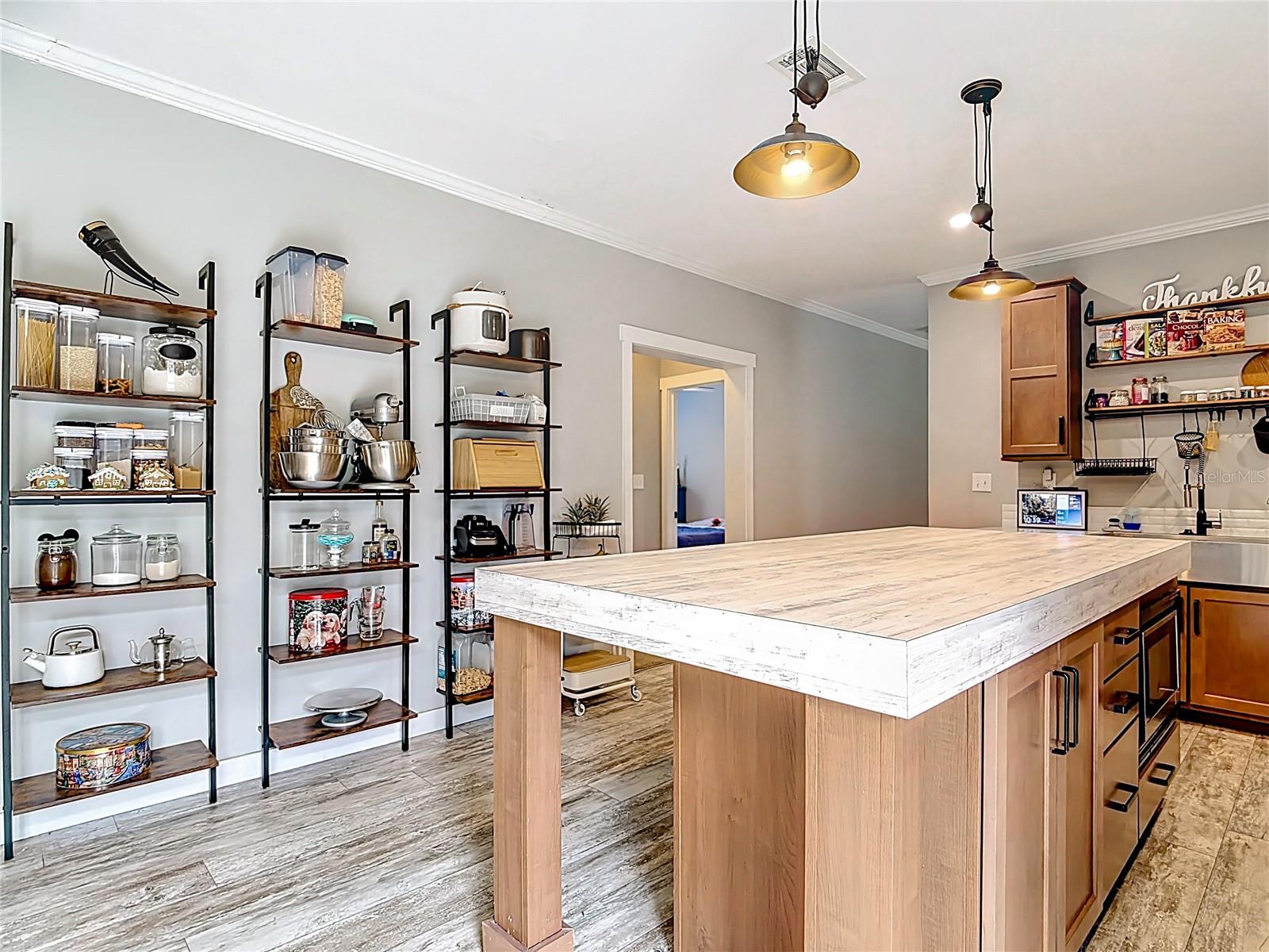 Image 13 of 60 For 1554 Lunn Woods Trail