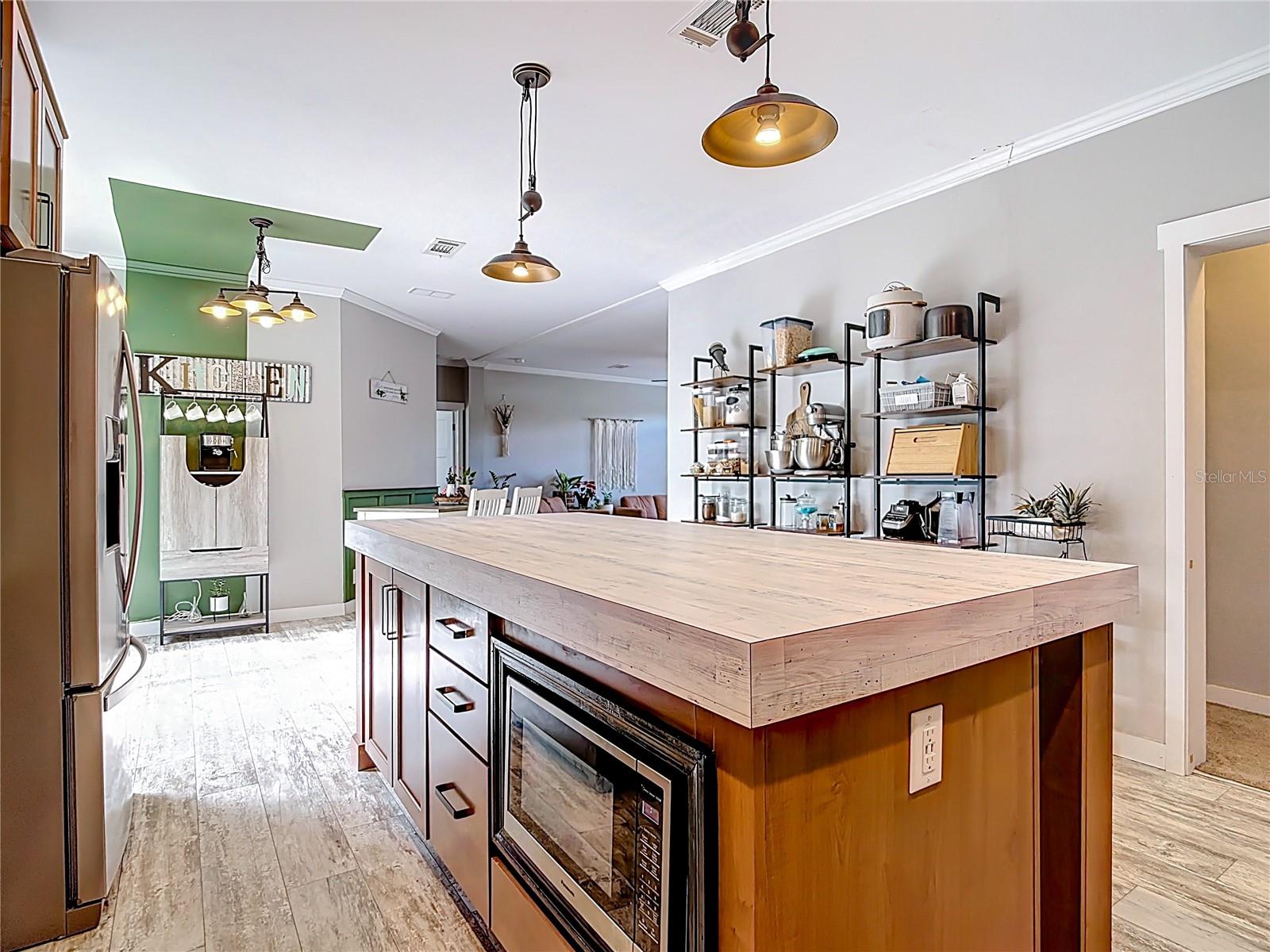 Image 17 of 60 For 1554 Lunn Woods Trail