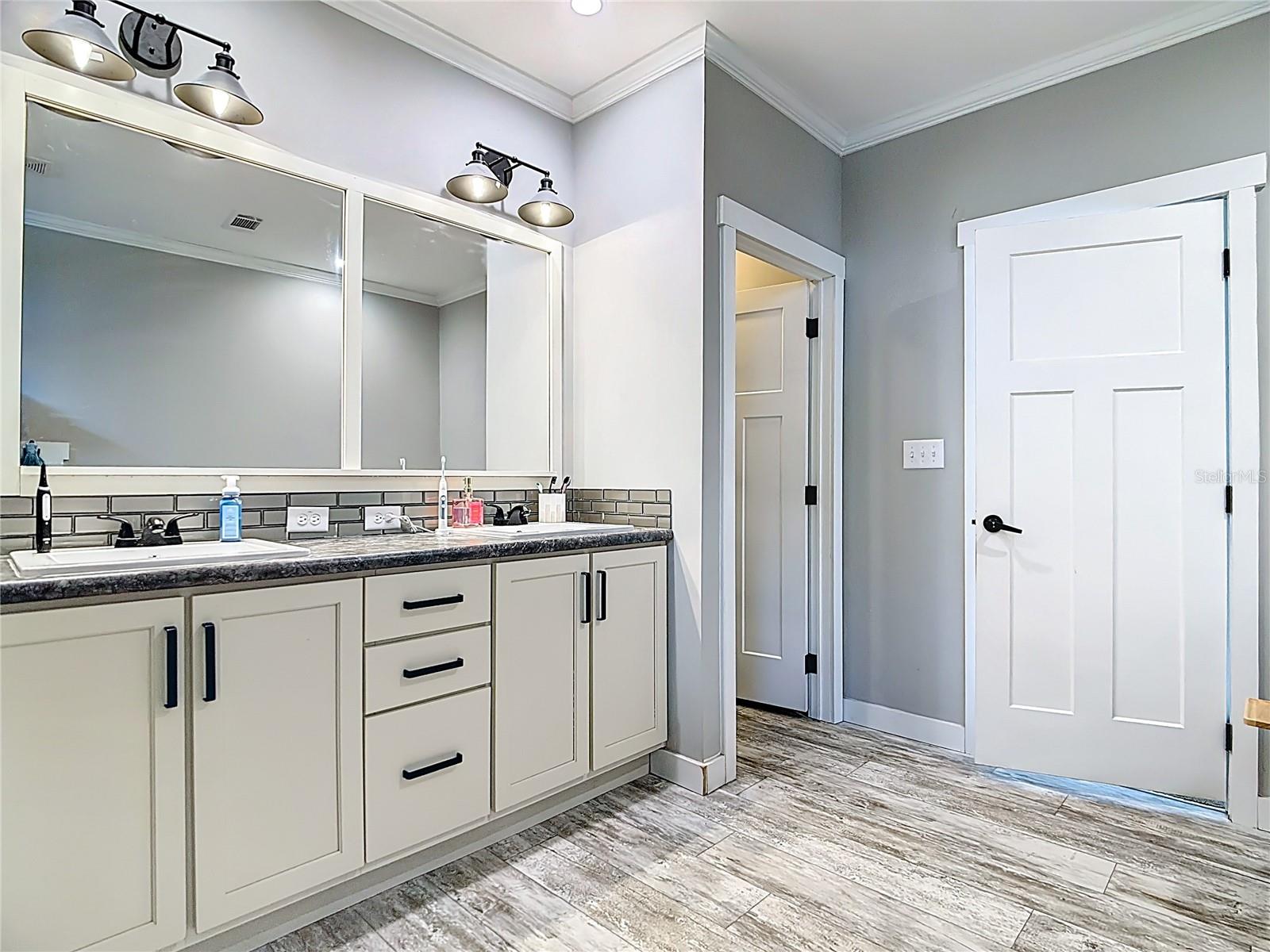 Image 42 of 60 For 1554 Lunn Woods Trail