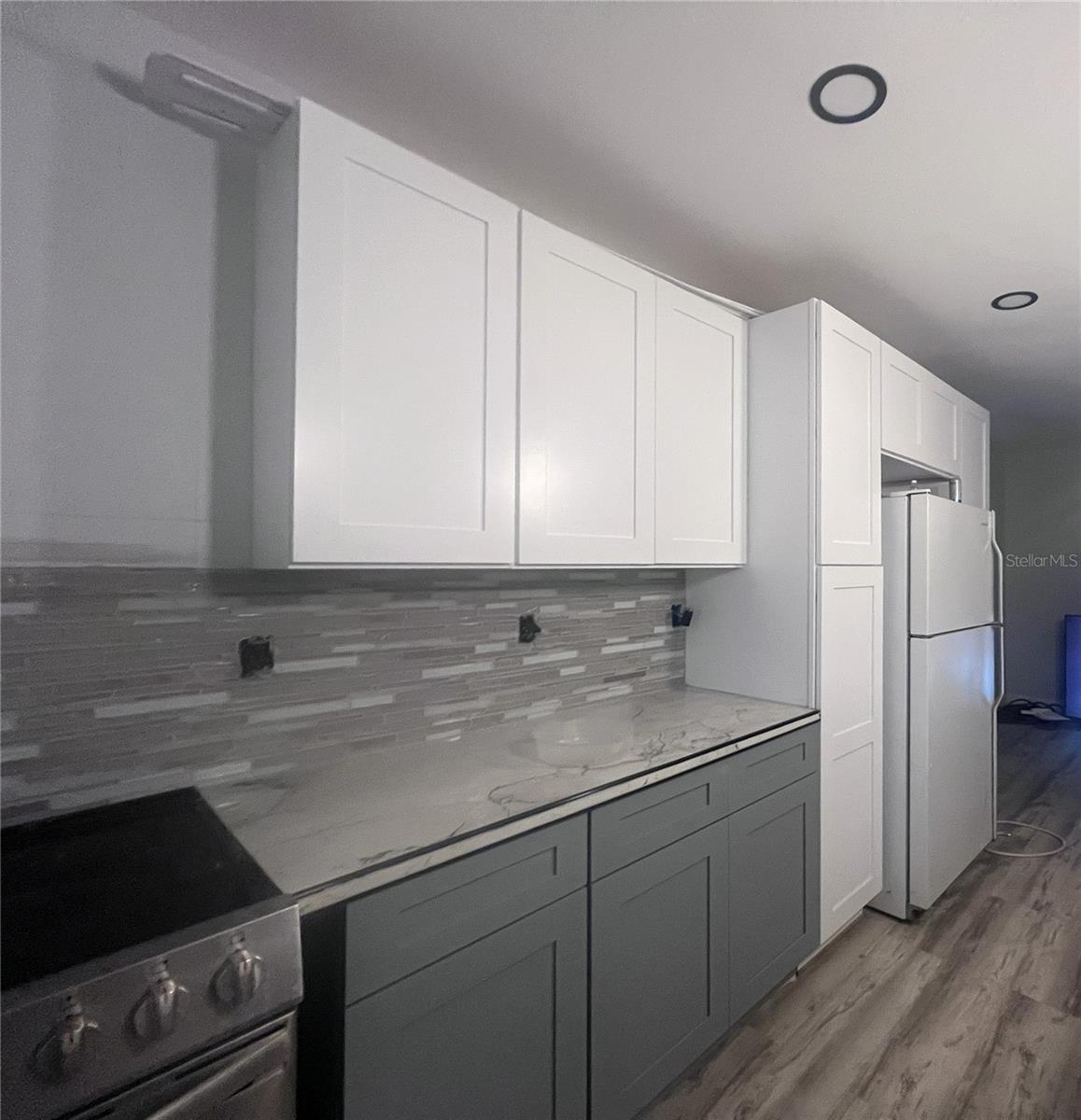 Image 11 of 15 For 1104 Lakeshore Drive