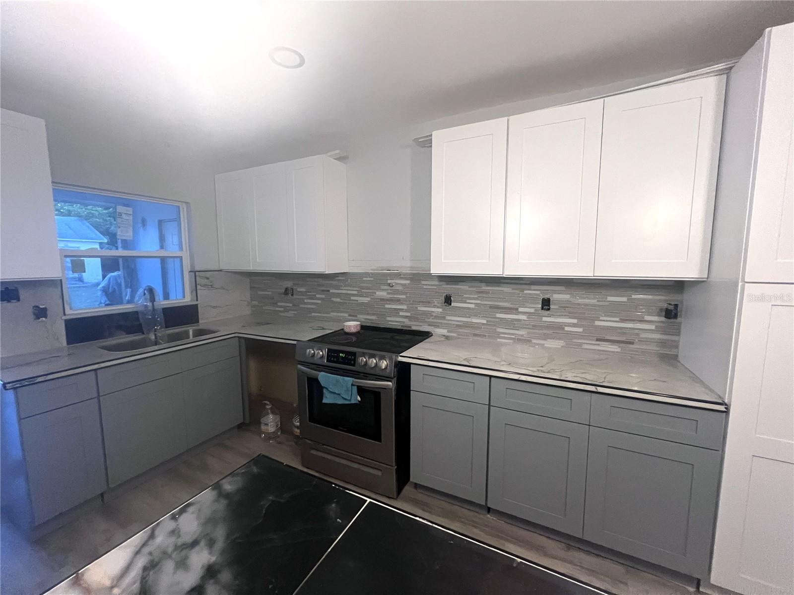 Image 12 of 15 For 1104 Lakeshore Drive