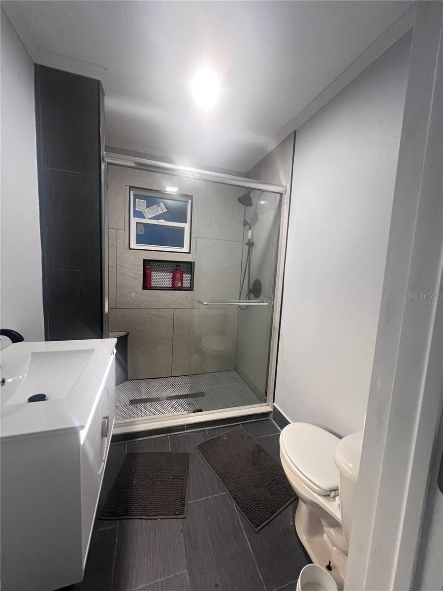 Image 4 of 15 For 1104 Lakeshore Drive