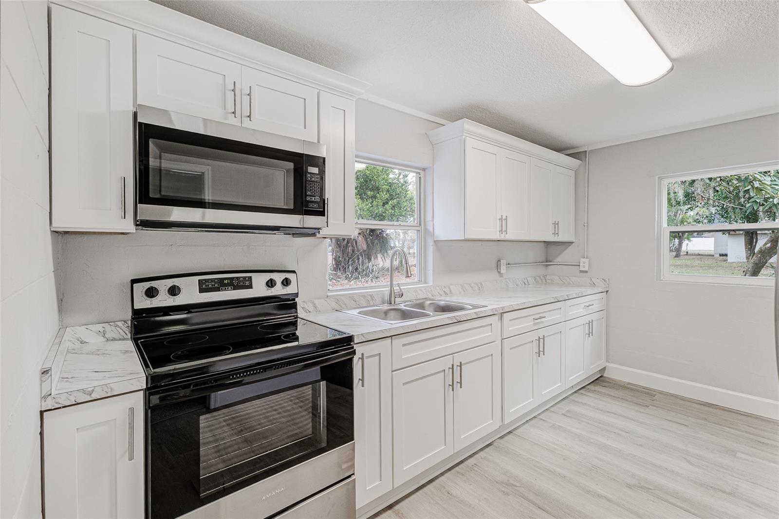 Image 3 of 15 For 9 1st Street Se