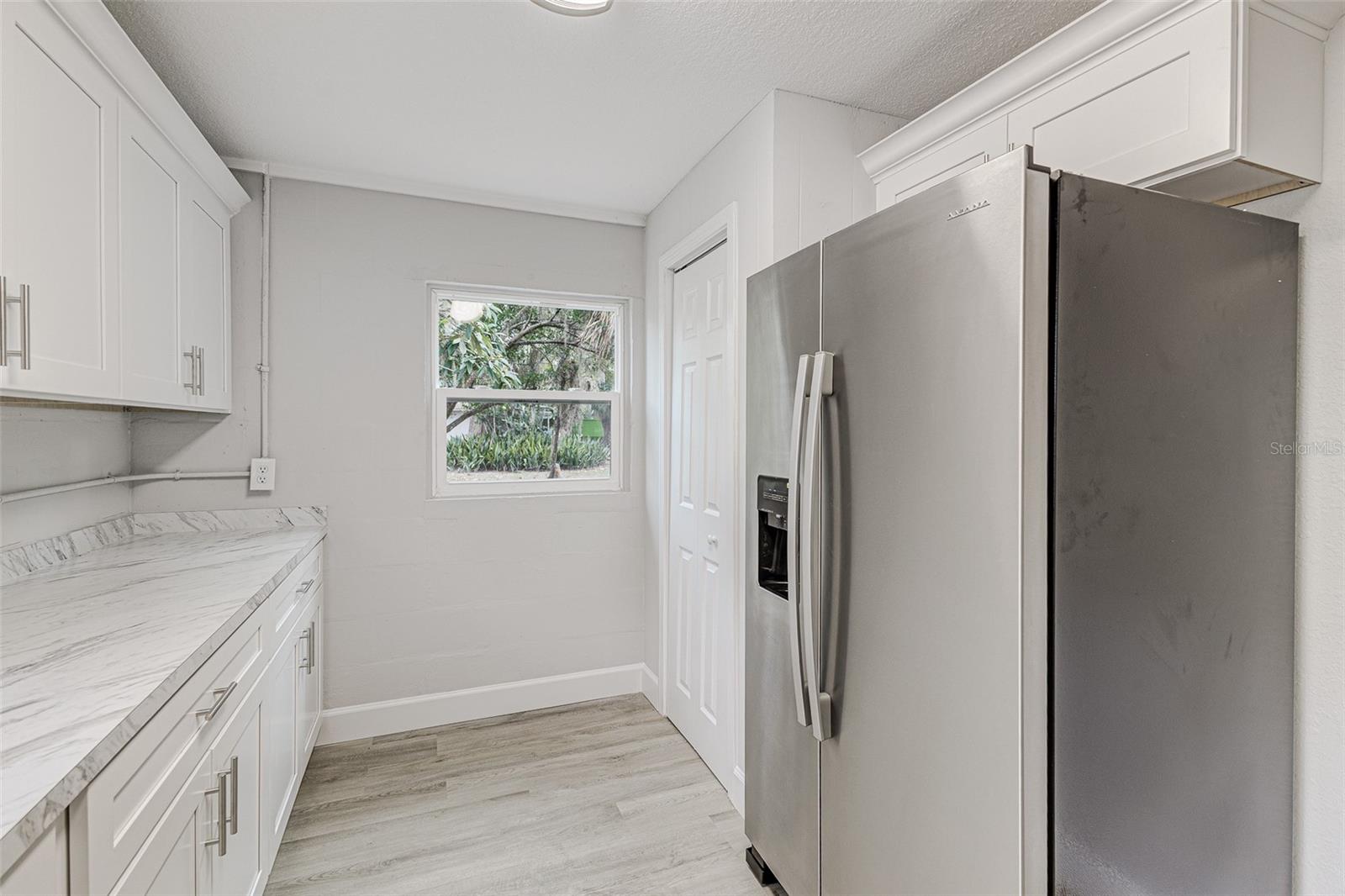 Image 4 of 15 For 9 1st Street Se