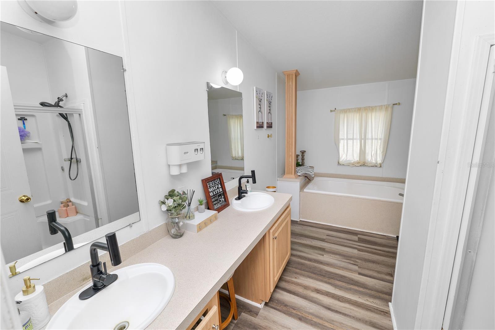 Image 23 of 56 For 11516 Tuten Loop