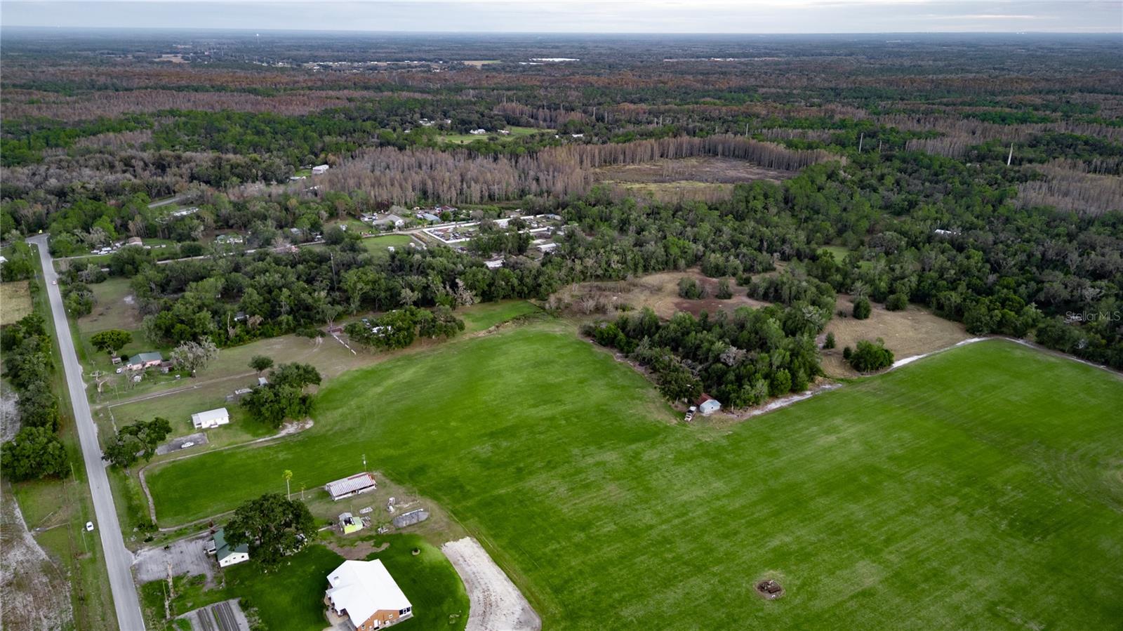 Listing photo id 3 for 7229 Jill Lane