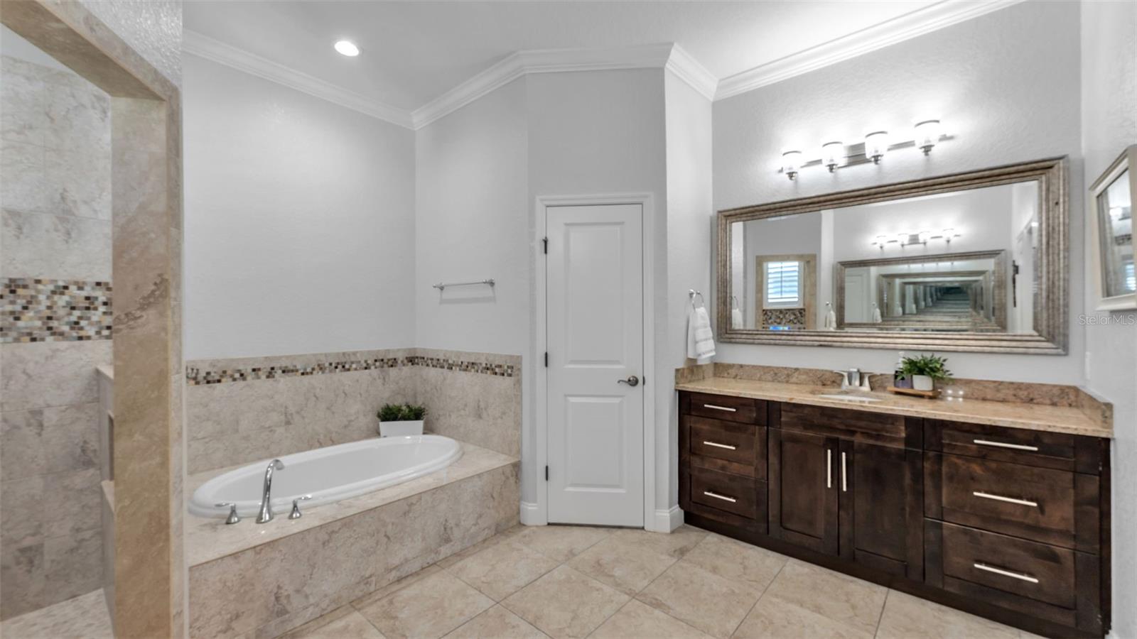 Image 24 of 55 For 7089 Highlands Creek Avenue