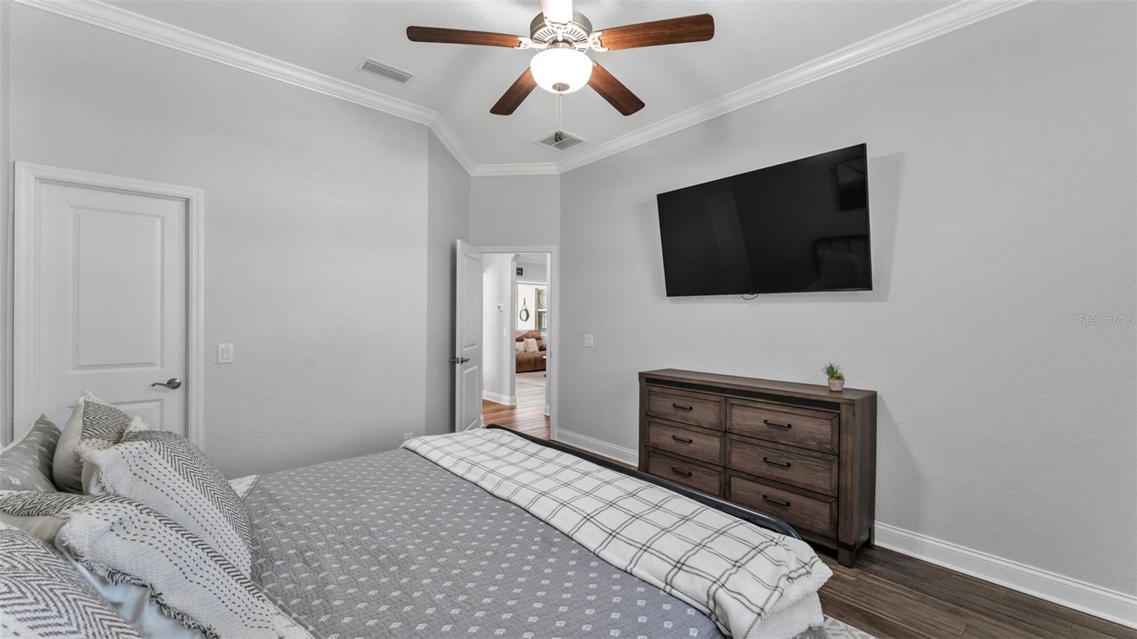 Image 30 of 55 For 7089 Highlands Creek Avenue