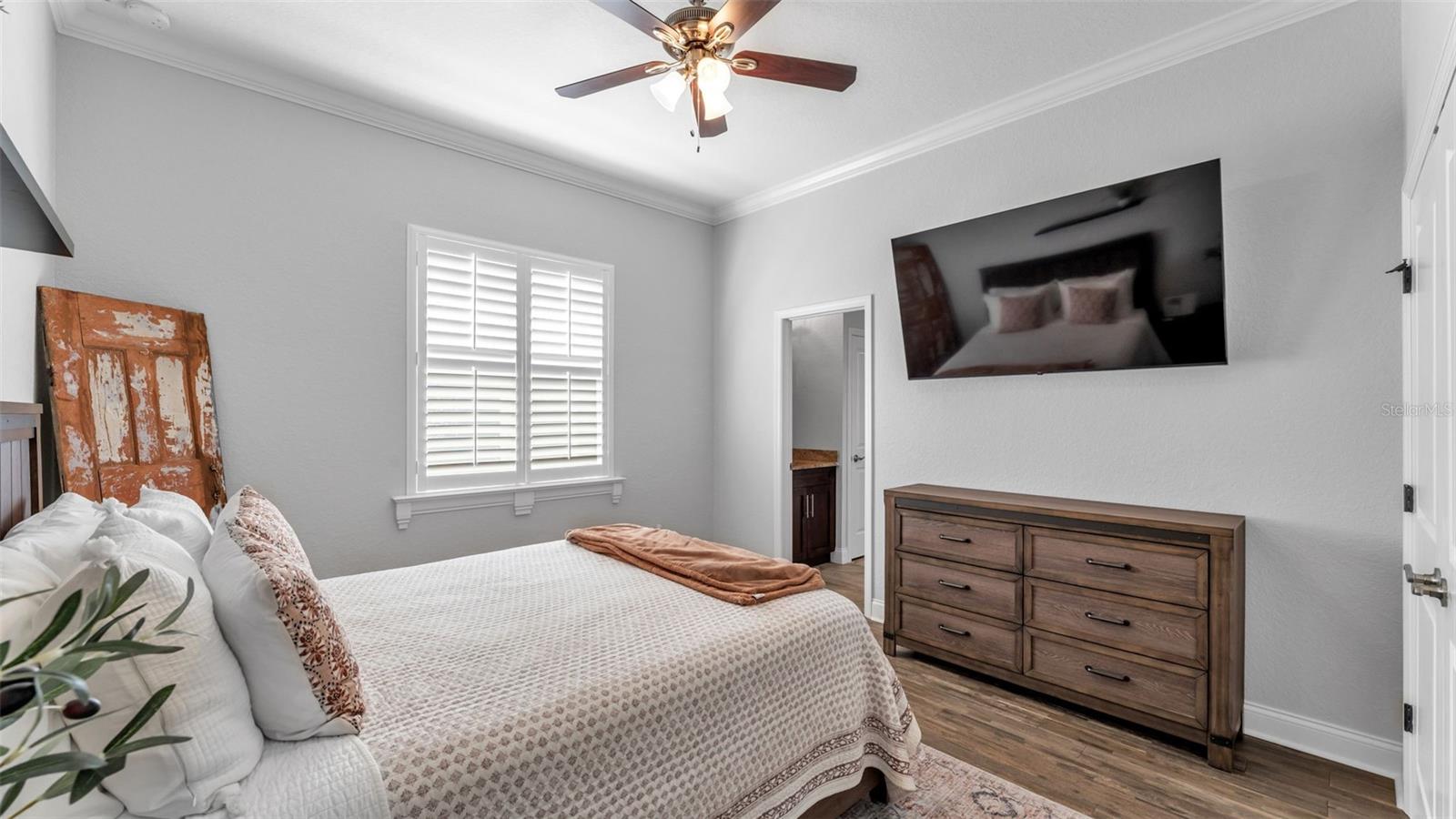 Image 33 of 55 For 7089 Highlands Creek Avenue