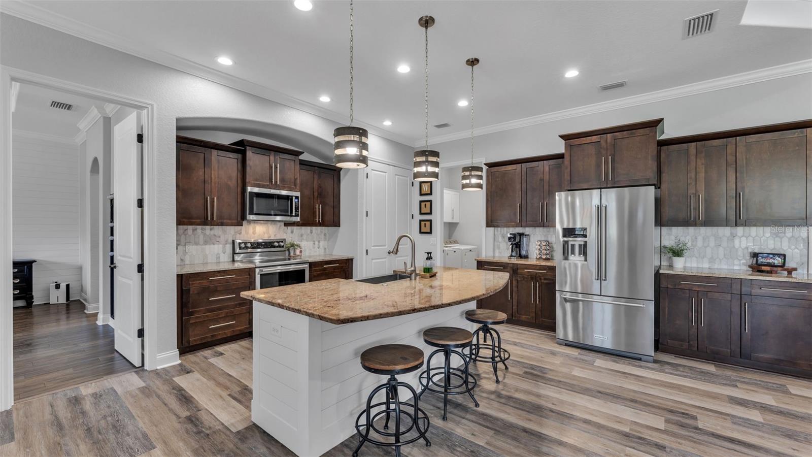 Image 6 of 55 For 7089 Highlands Creek Avenue