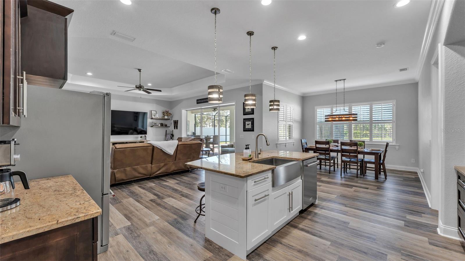 Image 8 of 55 For 7089 Highlands Creek Avenue