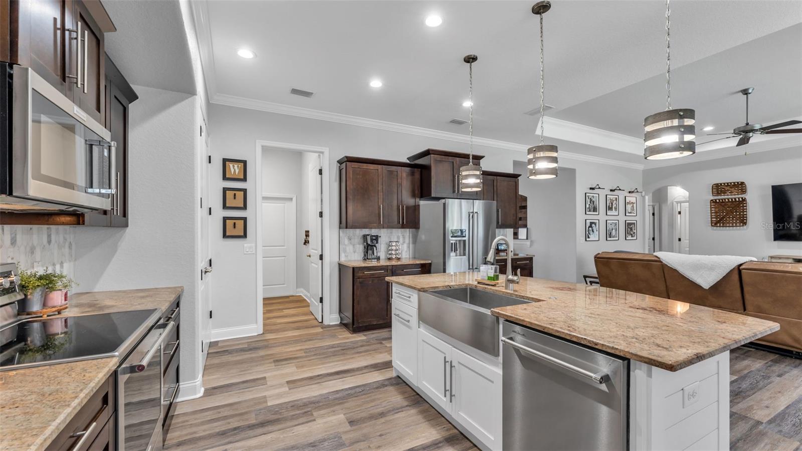 Image 9 of 55 For 7089 Highlands Creek Avenue