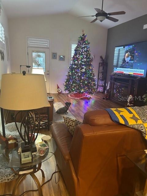 Image 4 of 27 For 489 Meandering Way