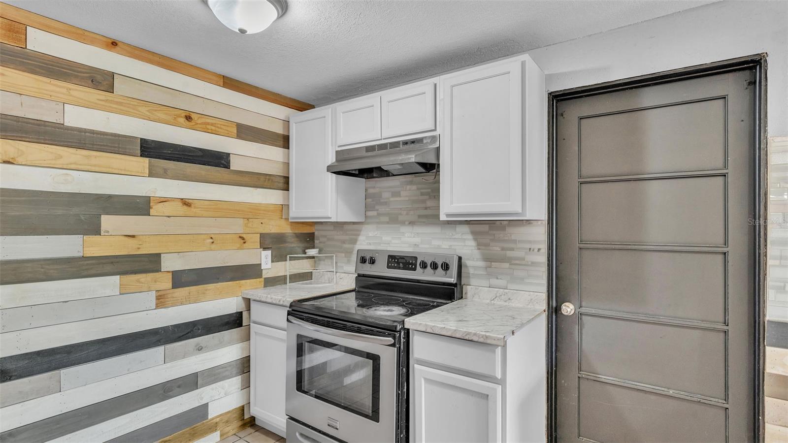 Image 9 of 34 For 503 Marianna Road