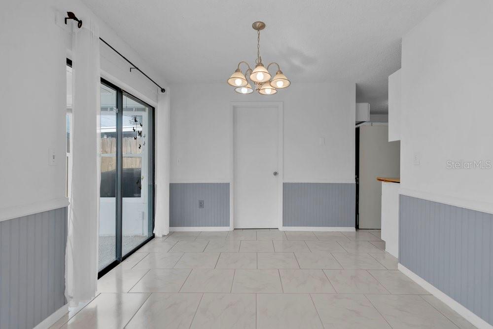 Image 12 of 30 For 4527 Holder Court