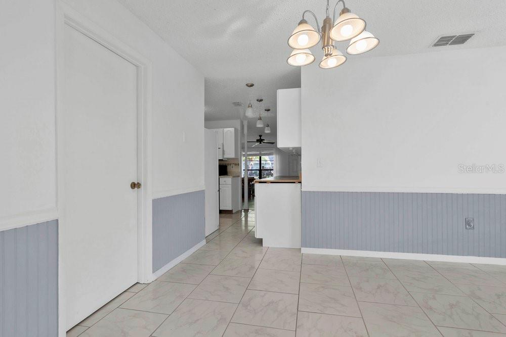 Image 14 of 30 For 4527 Holder Court