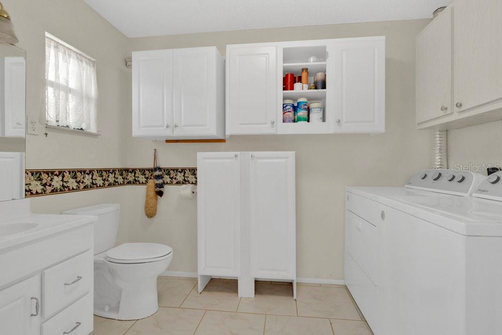 Image 19 of 30 For 4527 Holder Court