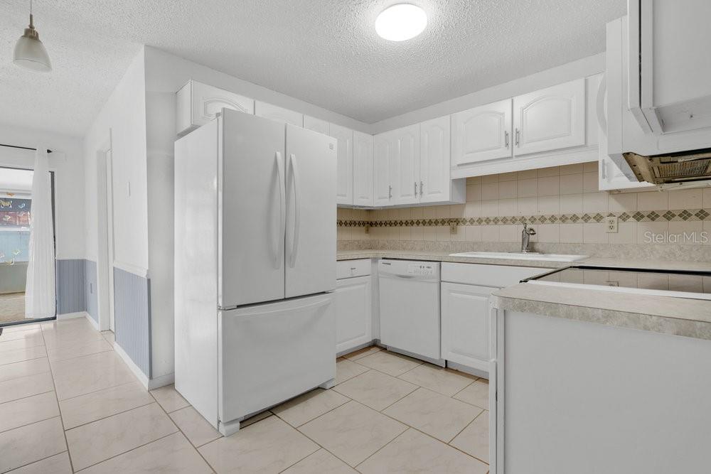 Image 9 of 30 For 4527 Holder Court