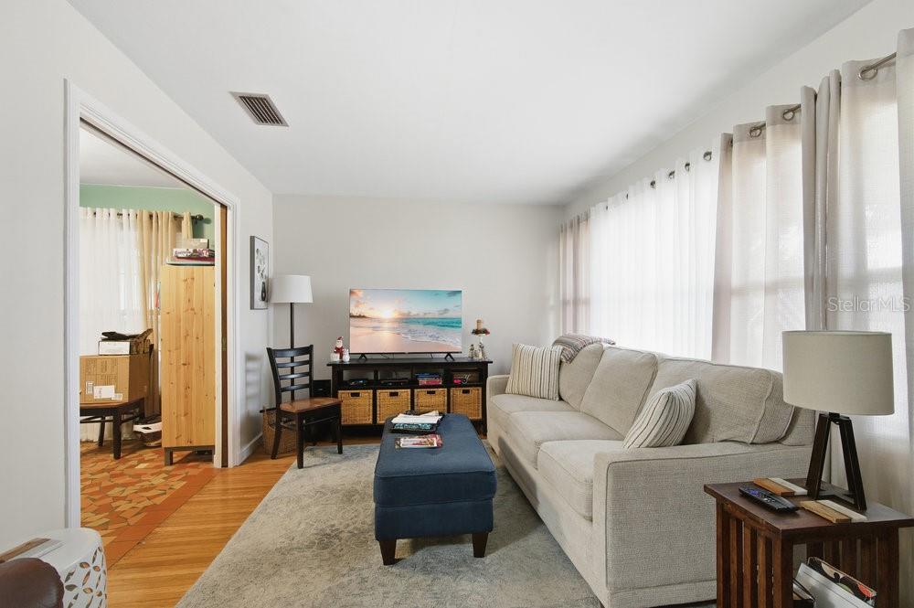 Image 10 of 33 For 535 Palm Drive