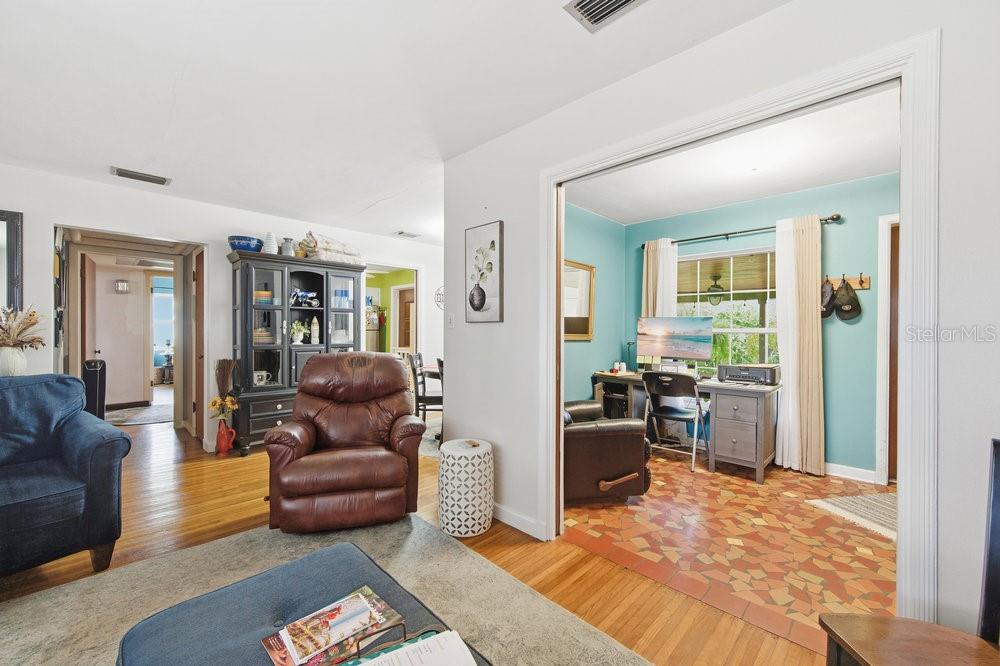 Image 13 of 33 For 535 Palm Drive