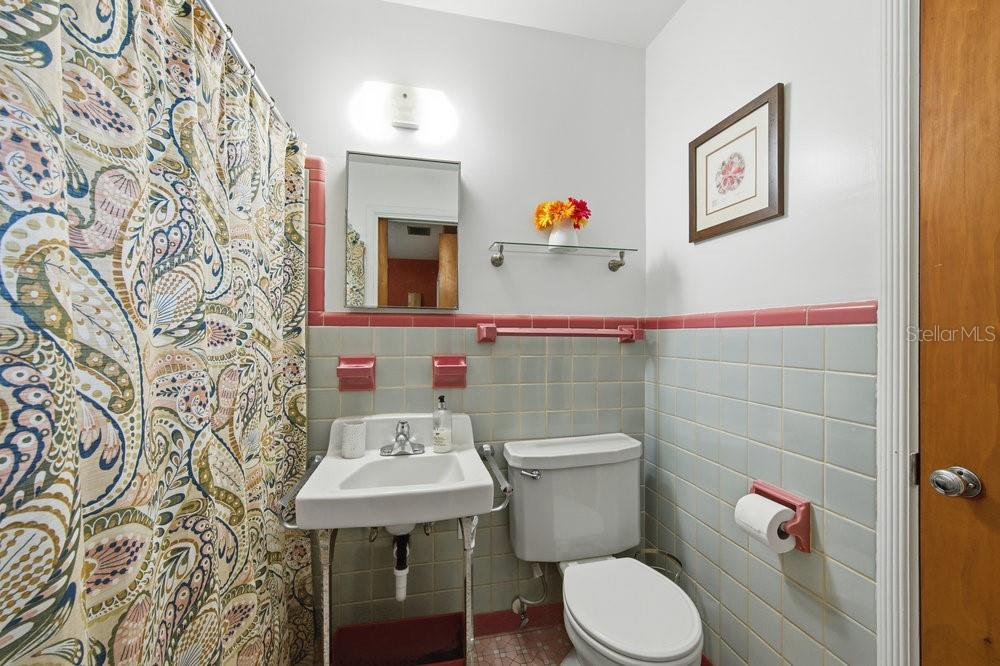 Image 22 of 33 For 535 Palm Drive