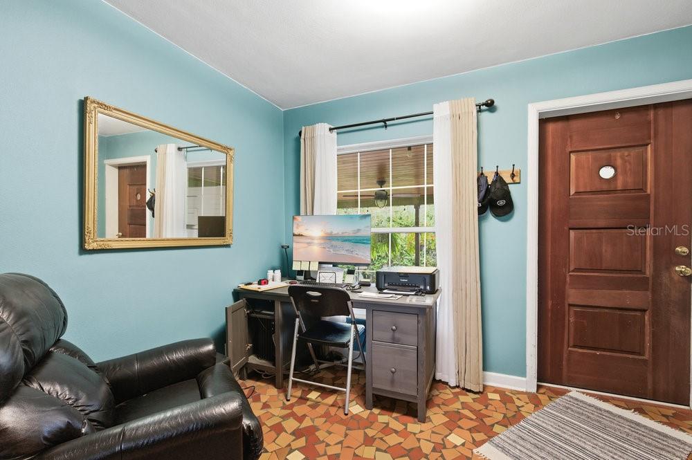 Image 7 of 33 For 535 Palm Drive