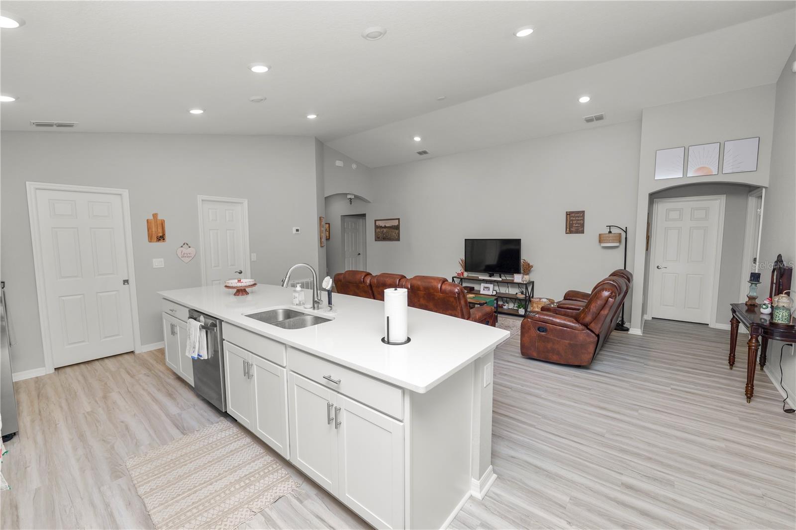 Image 11 of 33 For 1119 Aruba Avenue