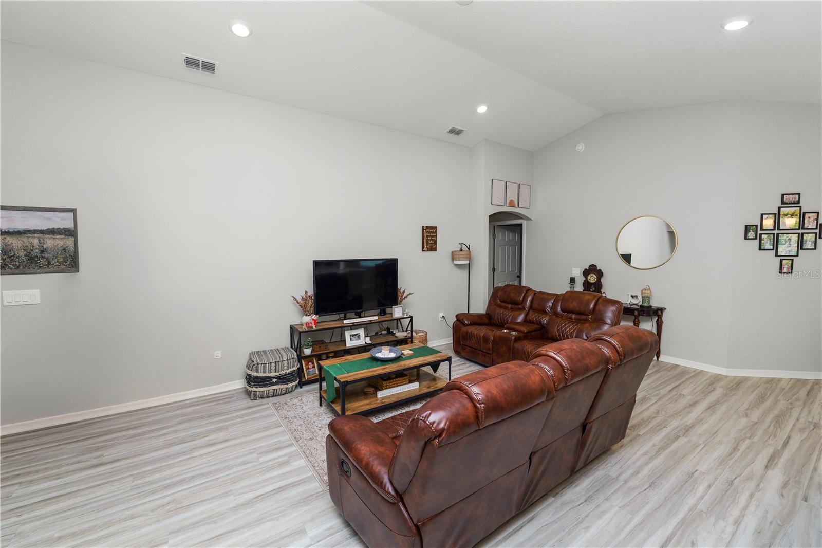 Image 6 of 33 For 1119 Aruba Avenue