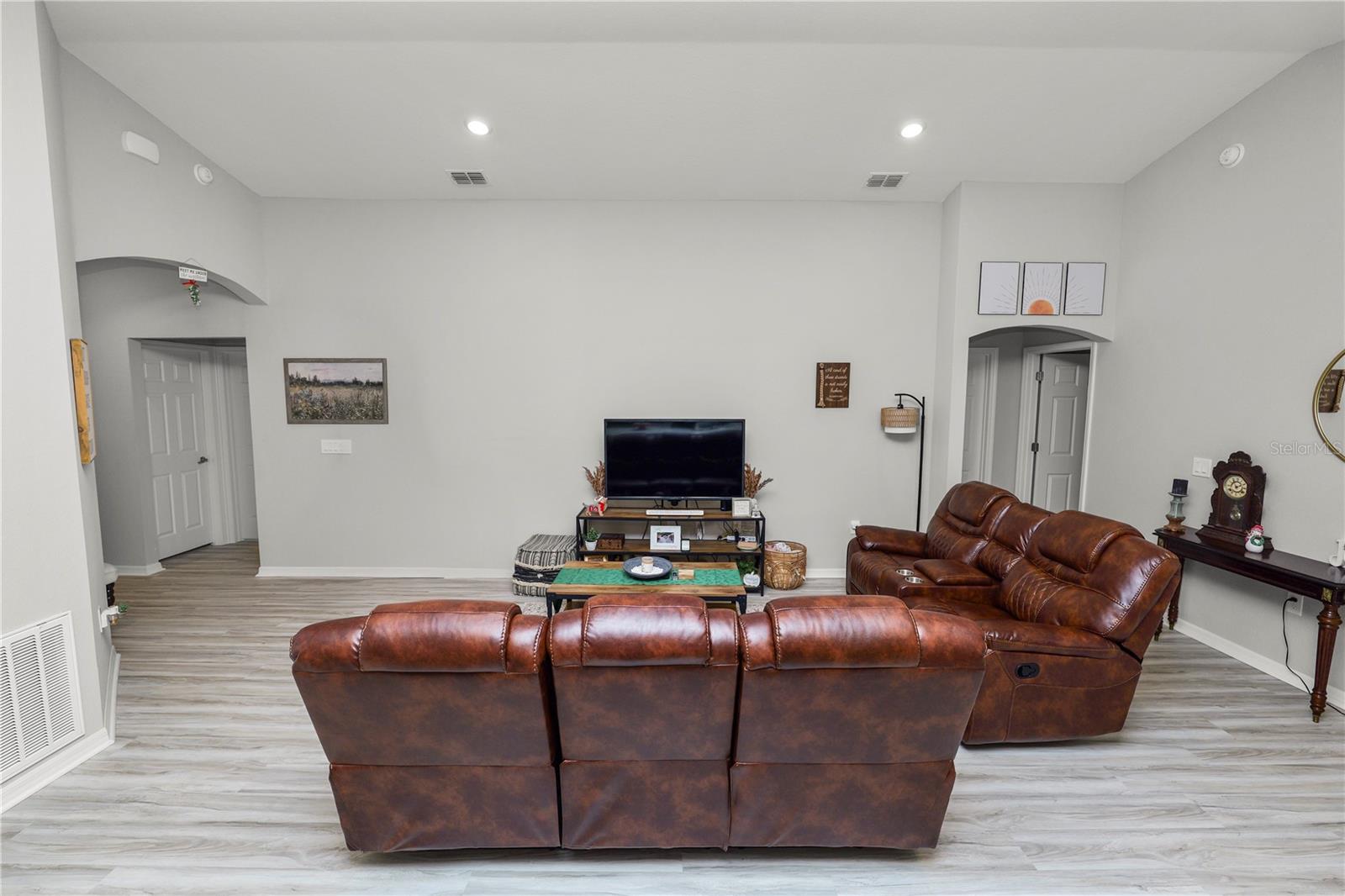 Image 7 of 33 For 1119 Aruba Avenue