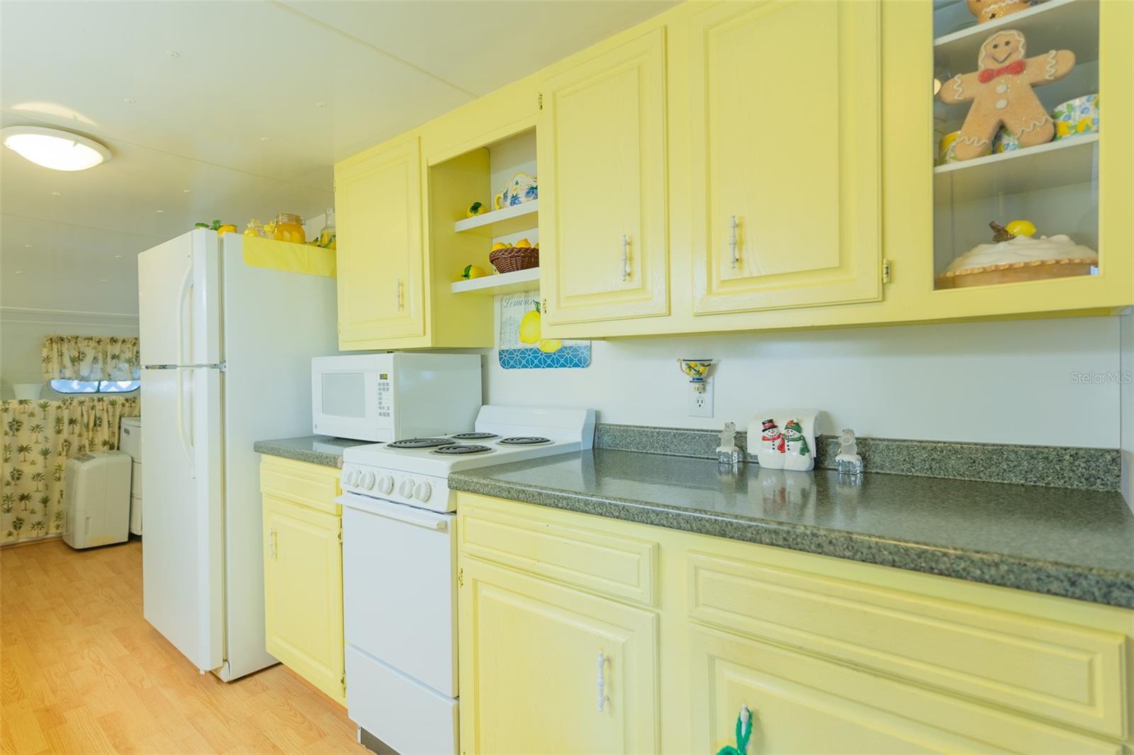 Image 7 of 28 For 28 Basin Street