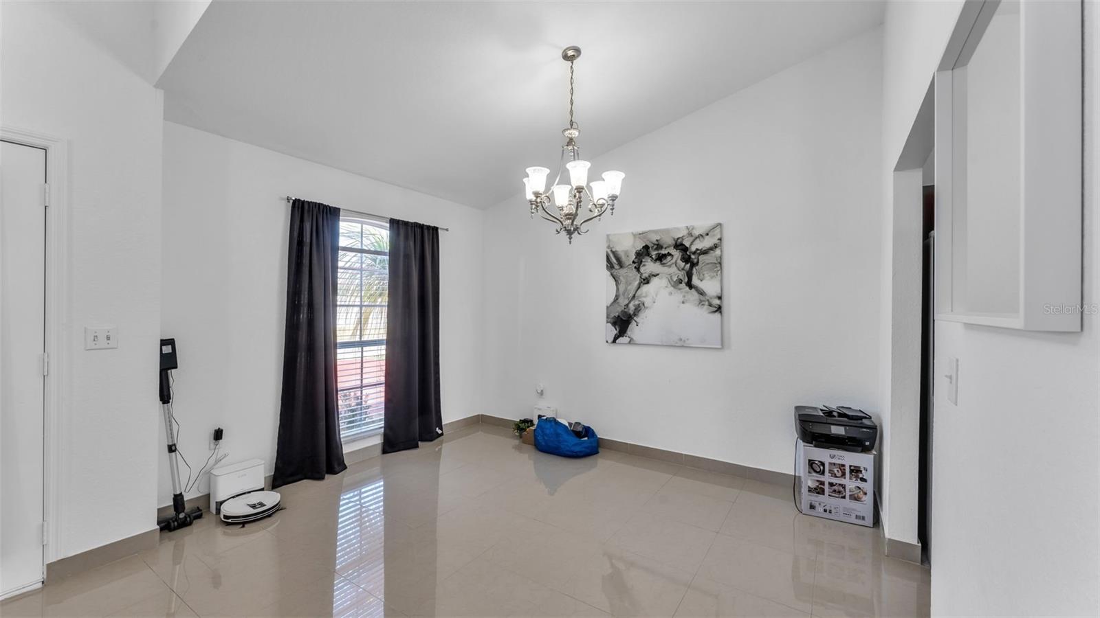 Image 12 of 40 For 587 Drayton Road