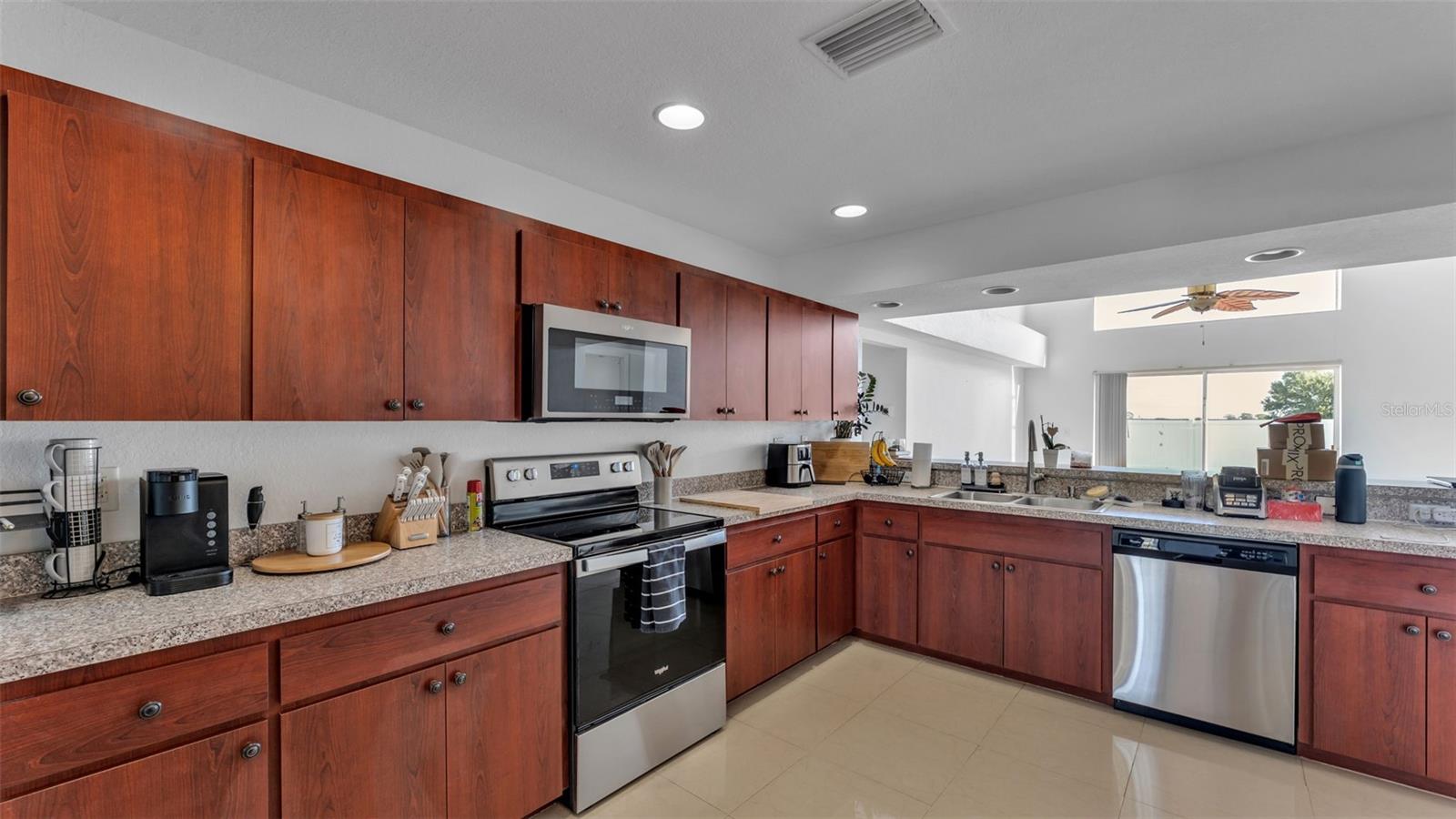 Image 14 of 40 For 587 Drayton Road