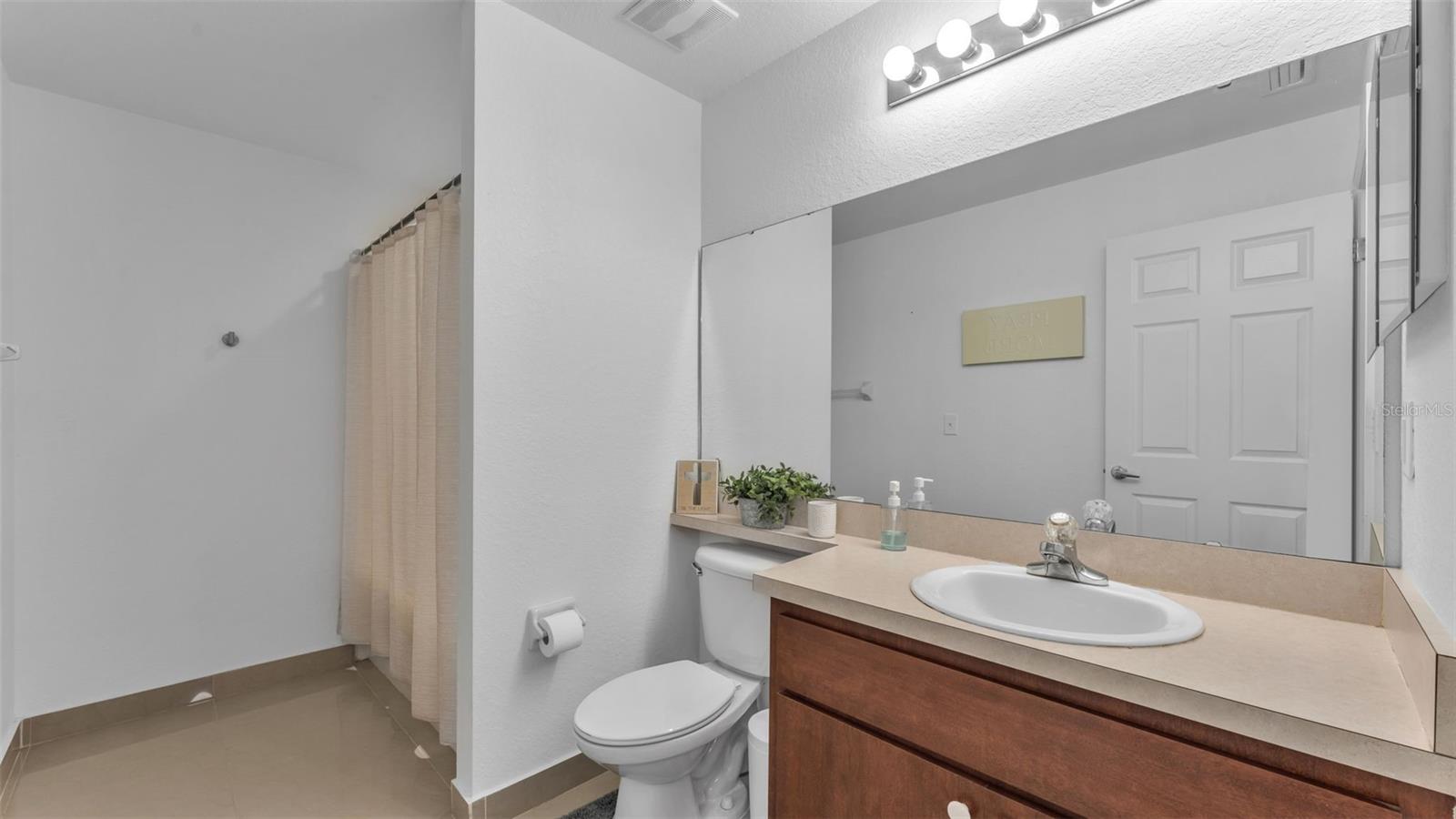 Image 23 of 40 For 587 Drayton Road