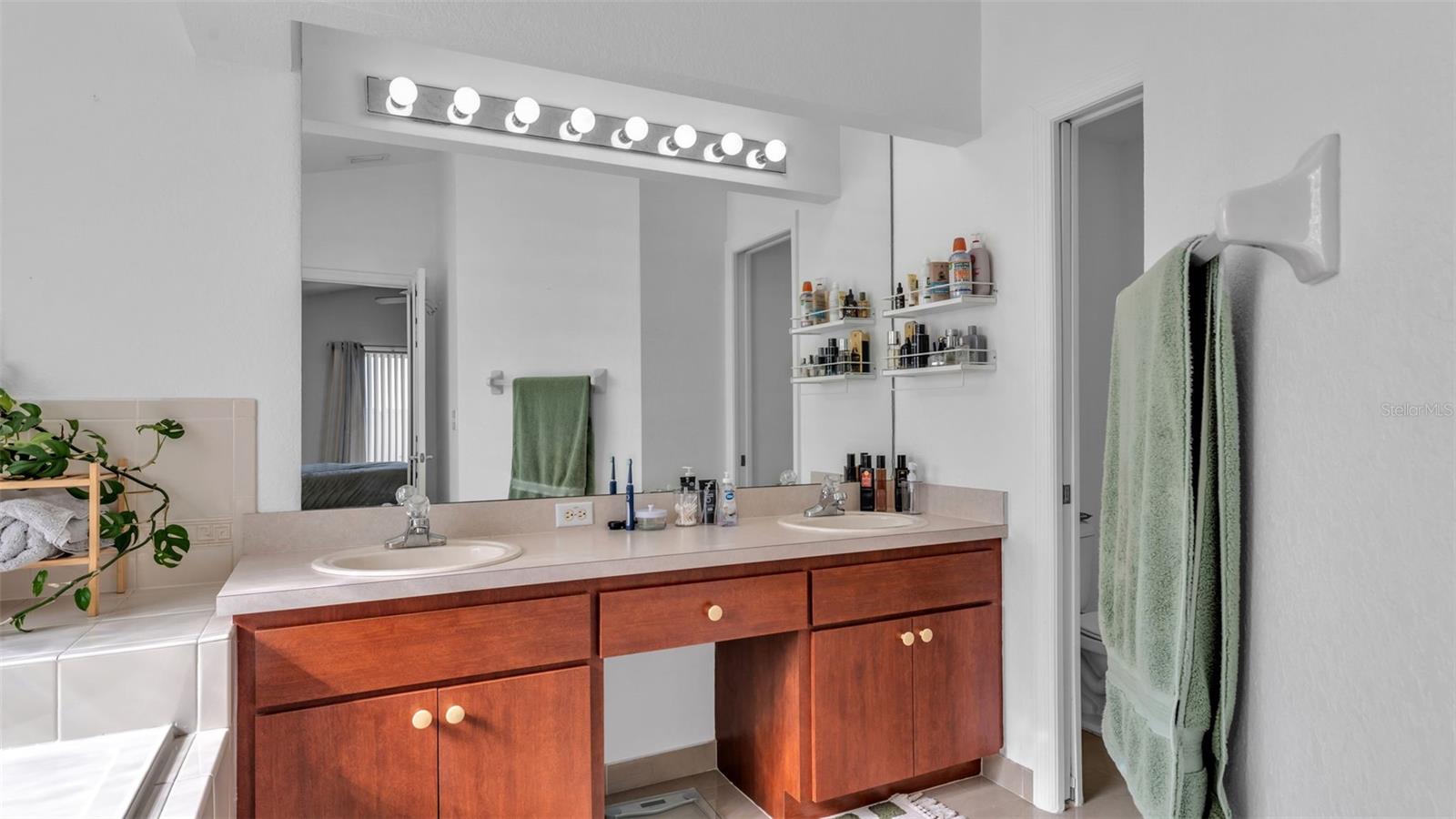 Image 29 of 40 For 587 Drayton Road