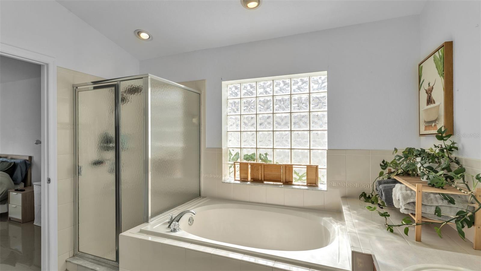 Image 30 of 40 For 587 Drayton Road