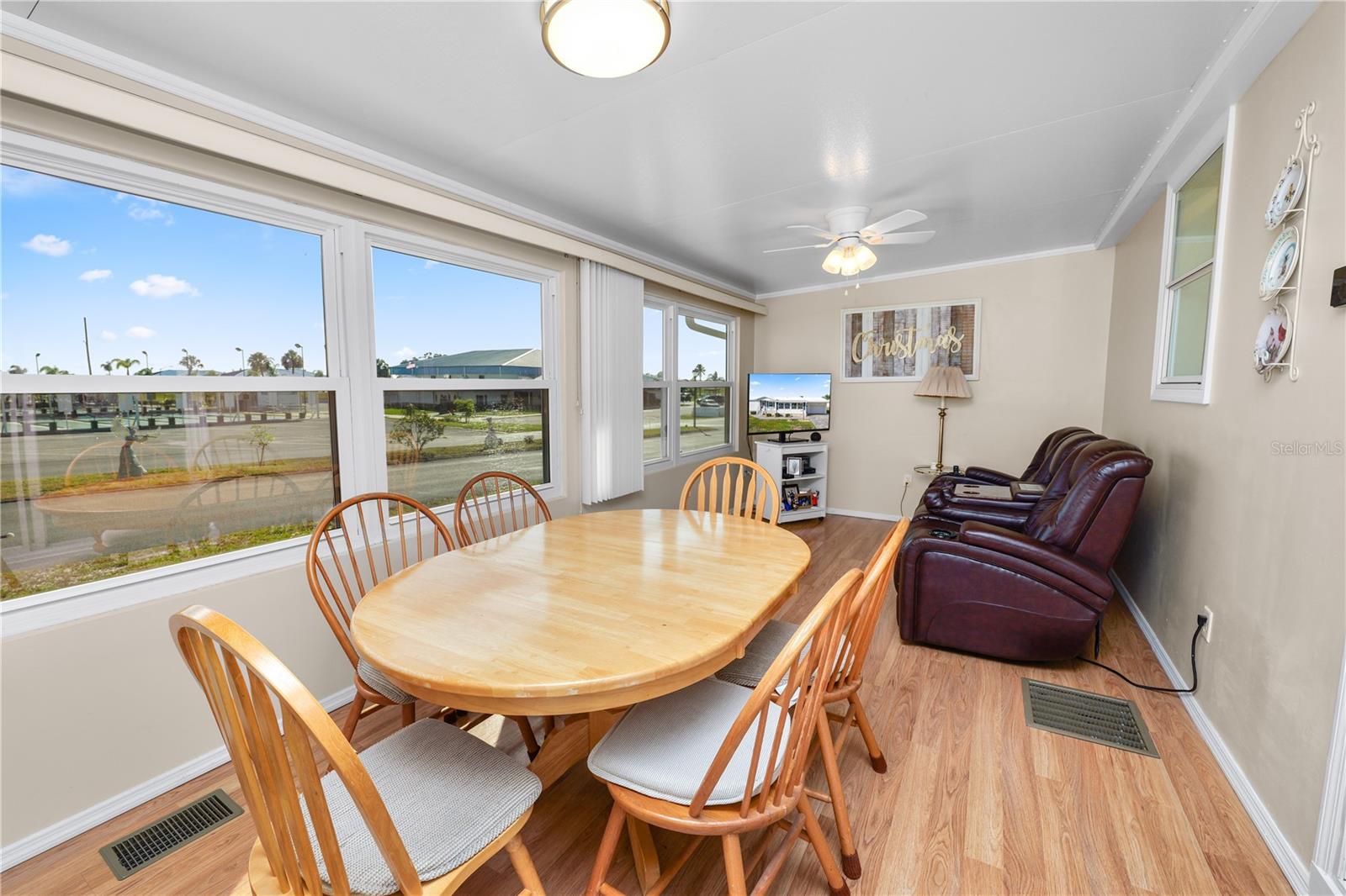 Image 7 of 56 For 168 Keystone Terrace