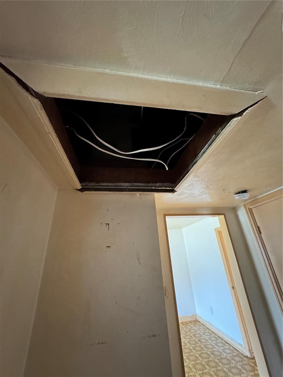 Image 21 of 26 For 1446 Gilmore Avenue