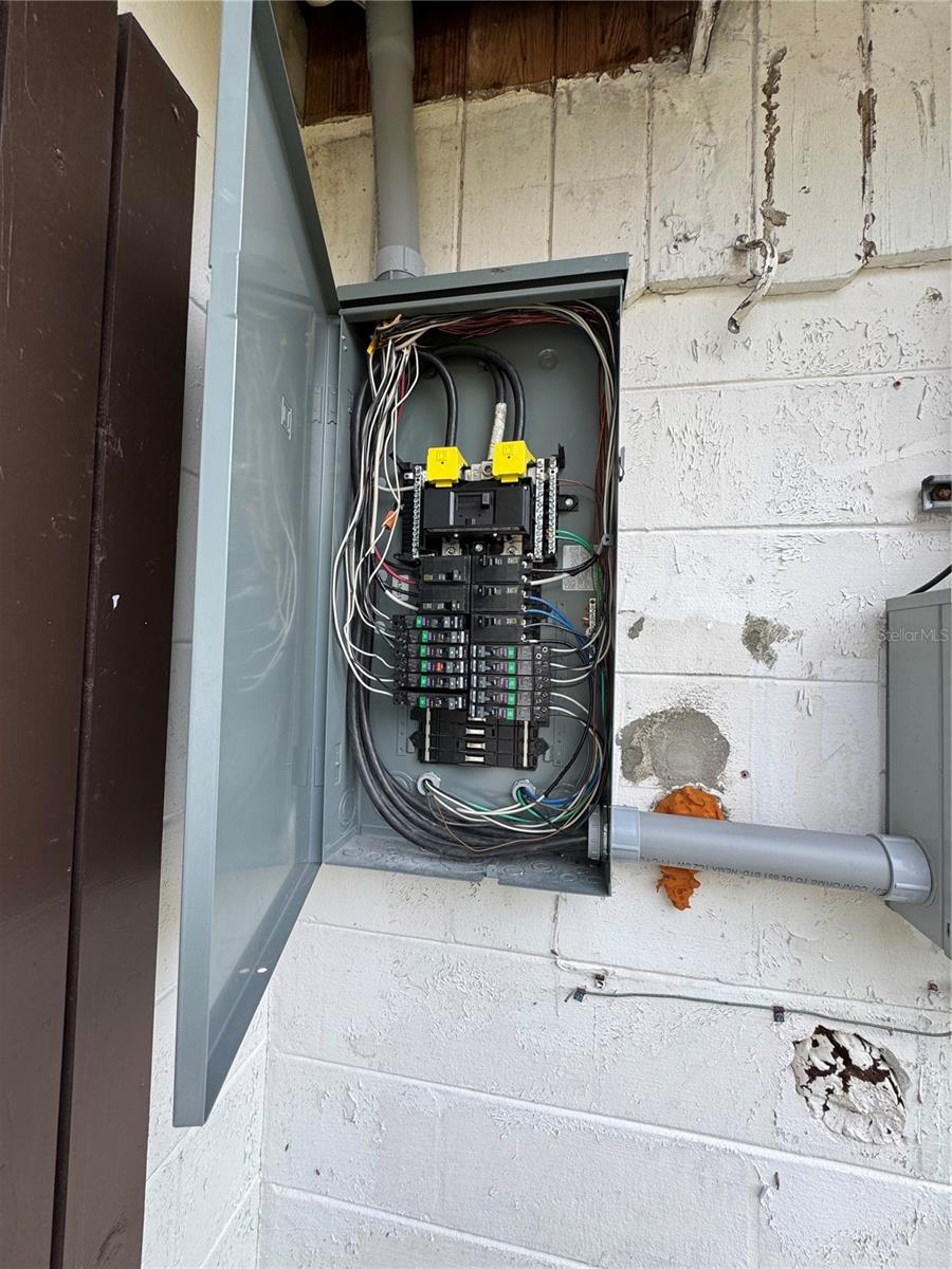 Image 25 of 26 For 1446 Gilmore Avenue