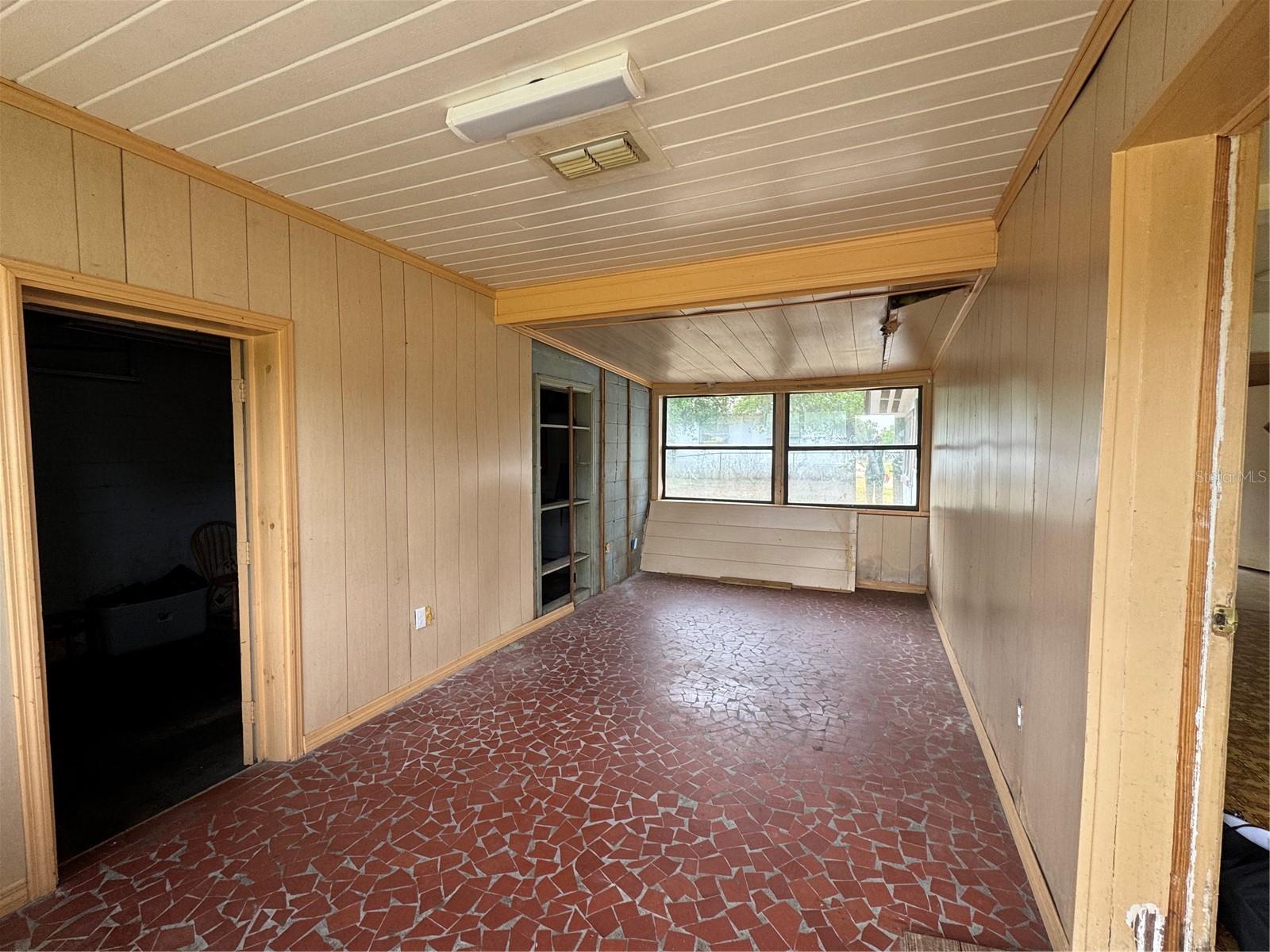 Image 8 of 26 For 1446 Gilmore Avenue