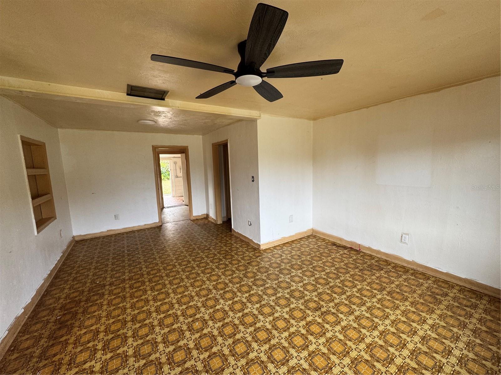 Image 9 of 26 For 1446 Gilmore Avenue