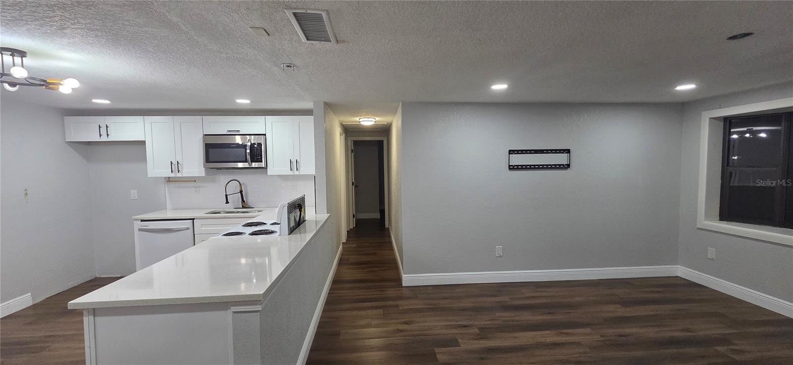 Image 8 of 32 For 1304 Mayflower Drive