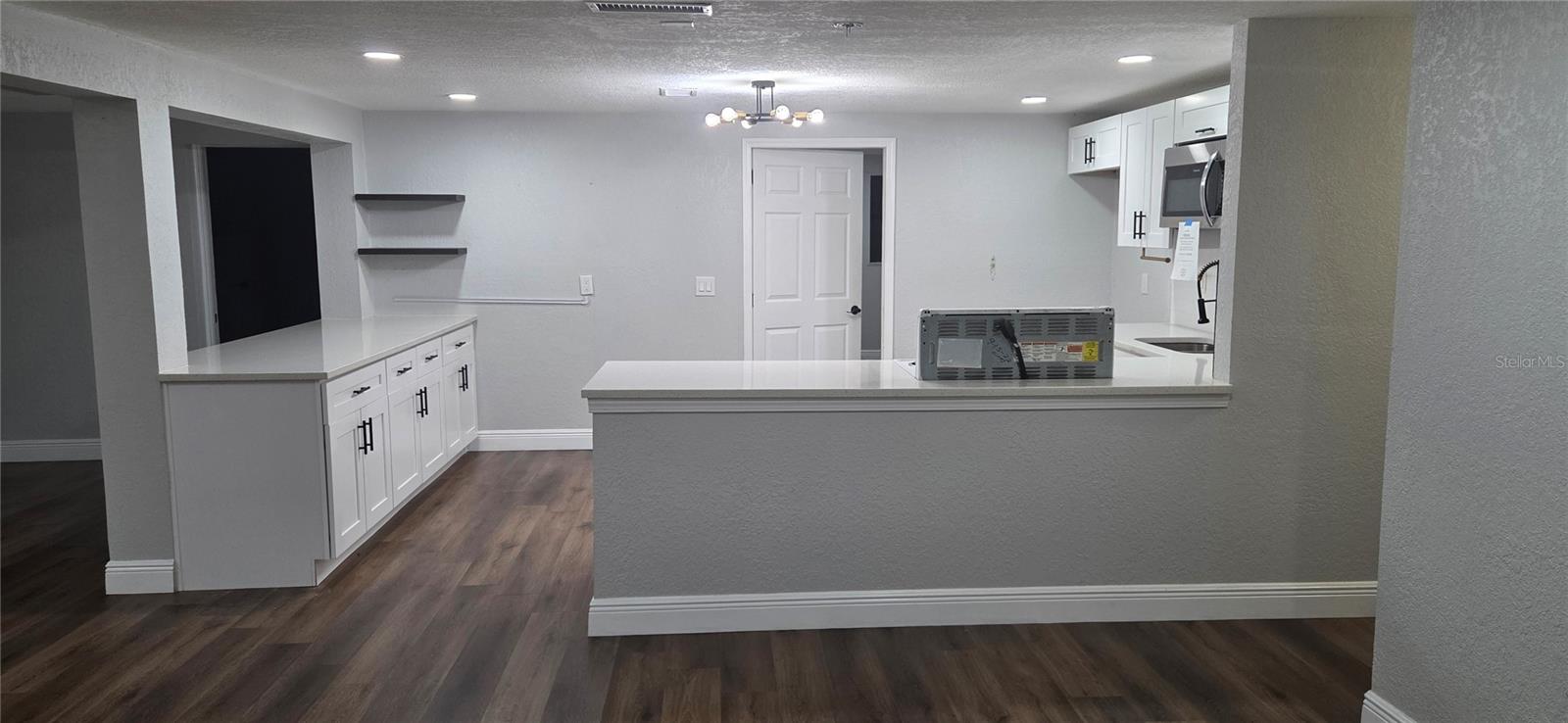 Image 9 of 32 For 1304 Mayflower Drive