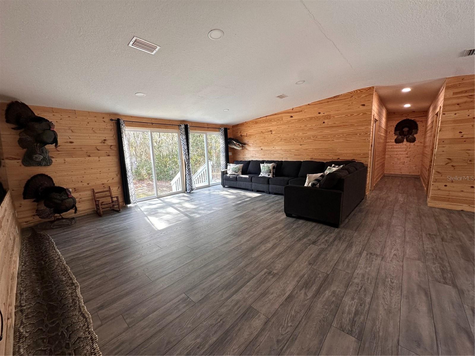 Image 17 of 56 For 4125 Tiger Creek Trl