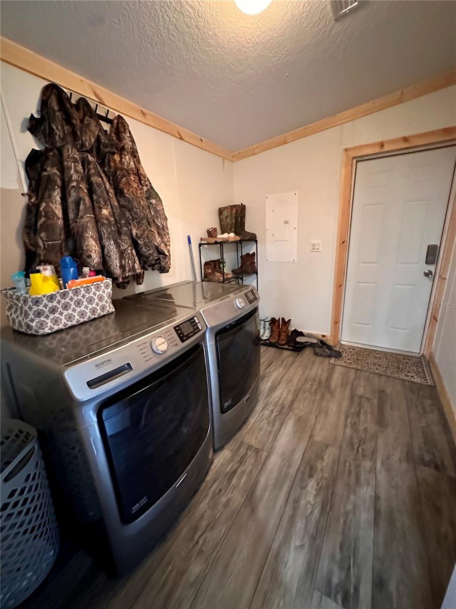 Image 36 of 56 For 4125 Tiger Creek Trl