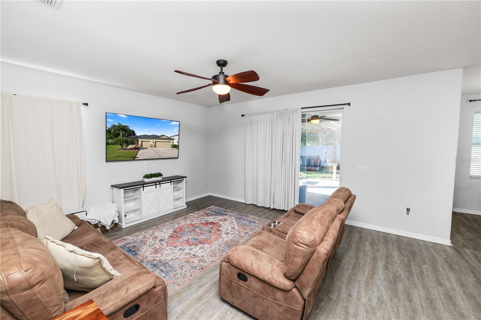 Image 23 of 49 For 7226 Cedarcrest Boulevard