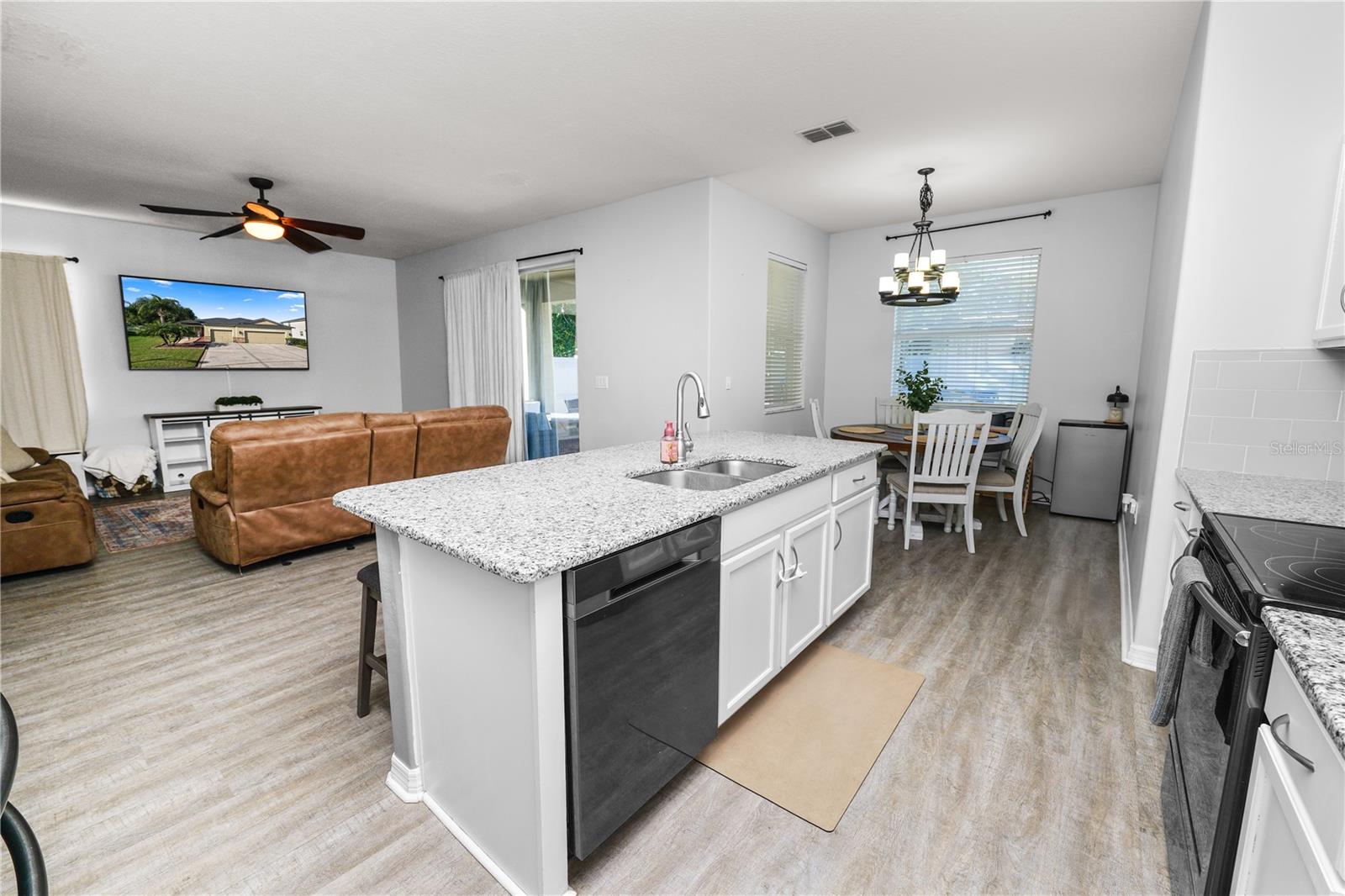 Image 30 of 49 For 7226 Cedarcrest Boulevard